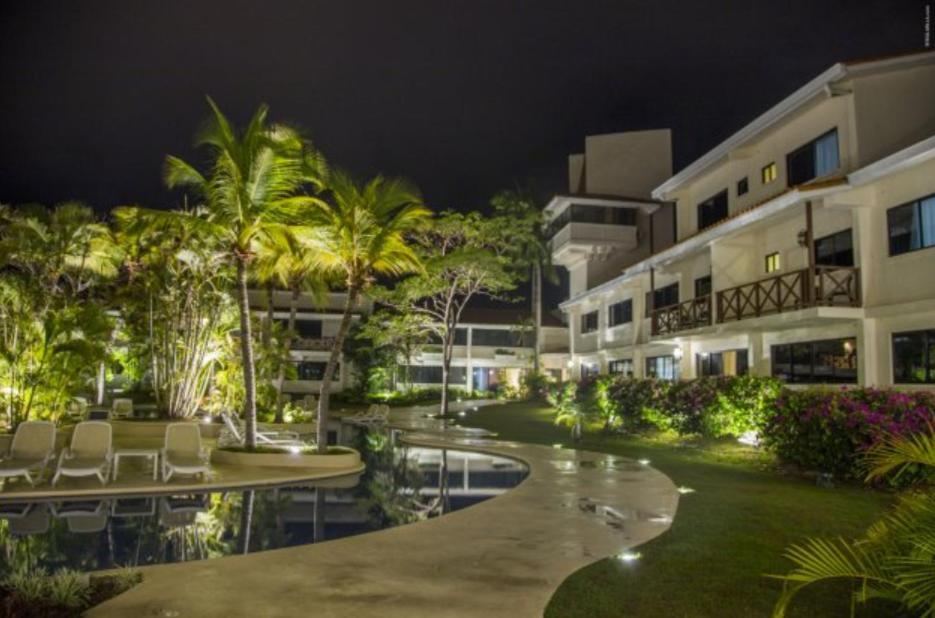Private Family Room In Coronado Luxury Club & Suites Playa Coronado Exterior foto