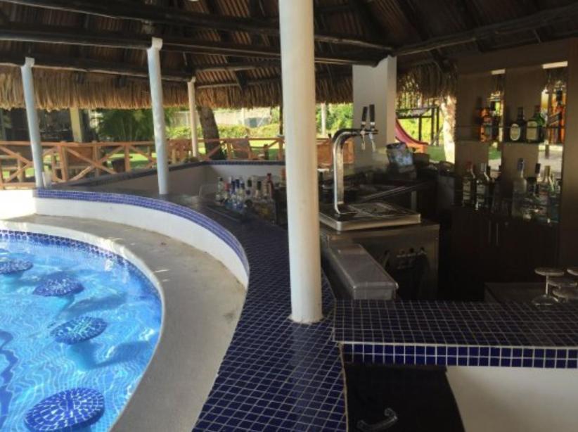 Private Family Room In Coronado Luxury Club & Suites Playa Coronado Exterior foto