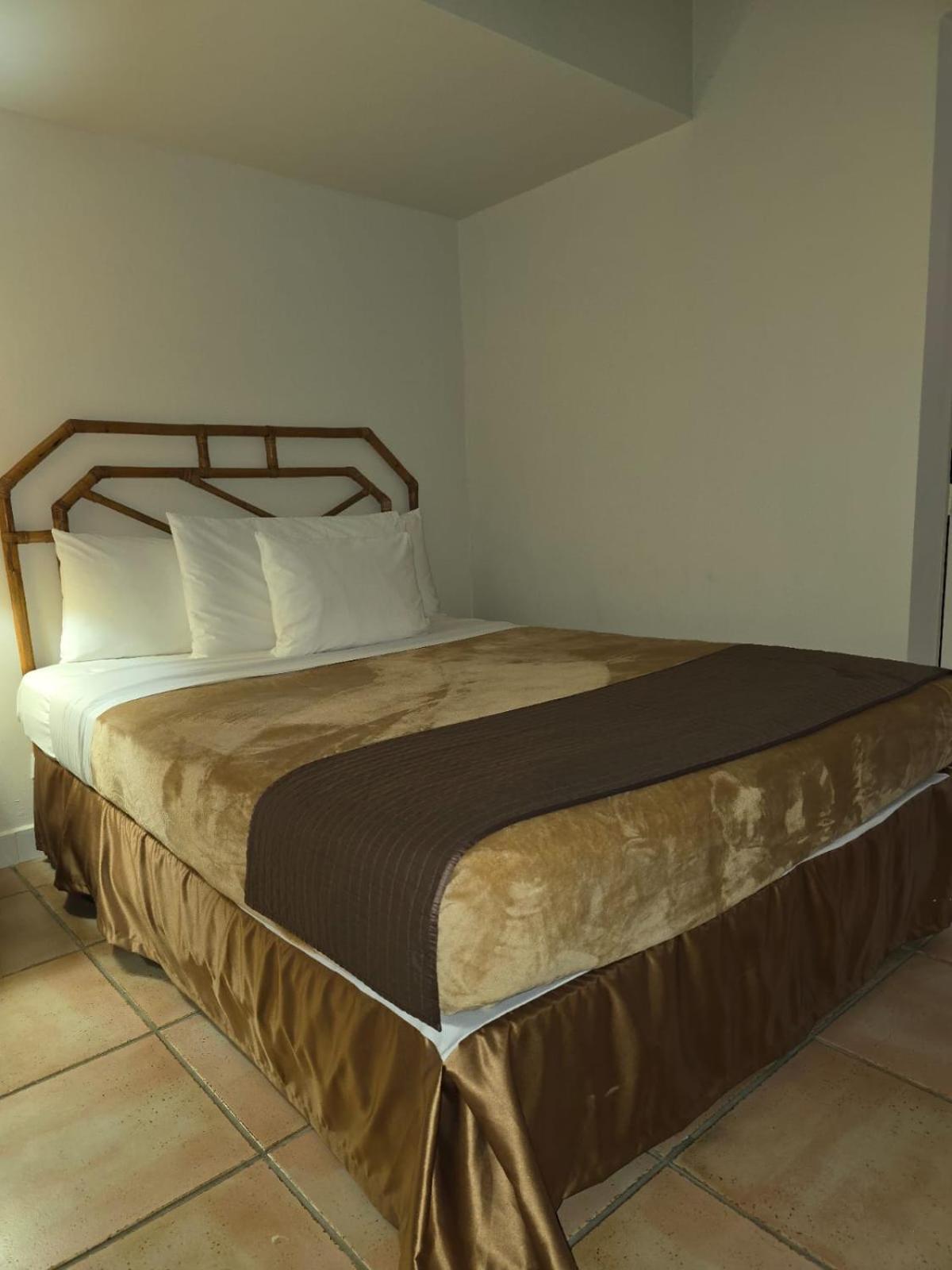 Private Family Room In Coronado Luxury Club & Suites Playa Coronado Exterior foto